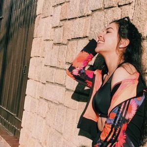 Meet your Posher, Camila